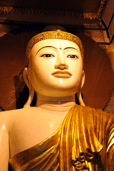 Colossal seated Buddha, Shwedagon Paya