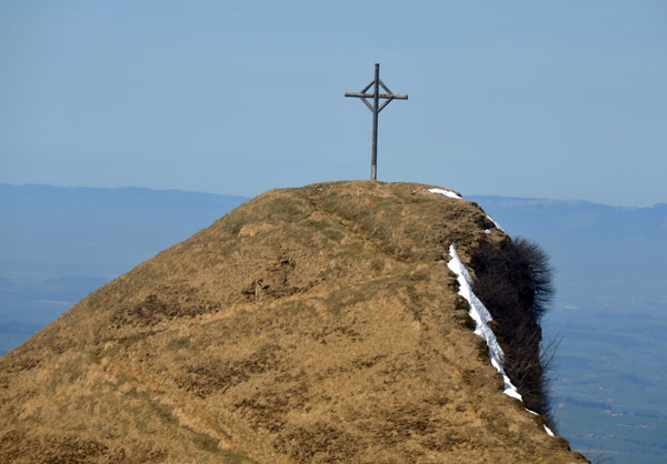 Cross at the summit of the Klimsenhorn (1907m)