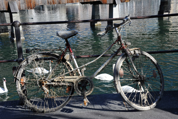 Mud covered bike fished out of the Reuss, Luzern
