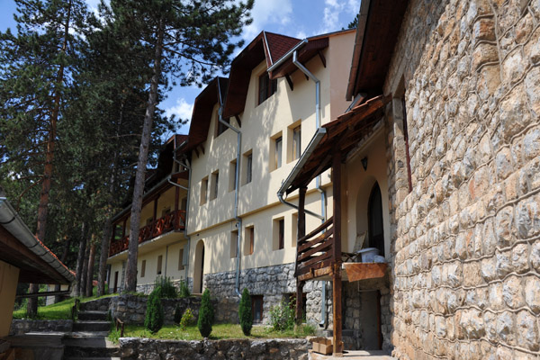 New monks' residence, Sopoćani Monastery