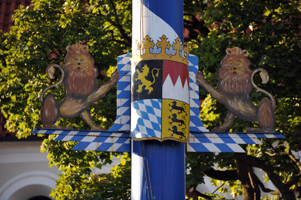Bavarian coat-of-arms on the Andechs maypole