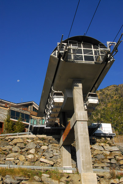 Comallempla gondola ski lift, Arinsal