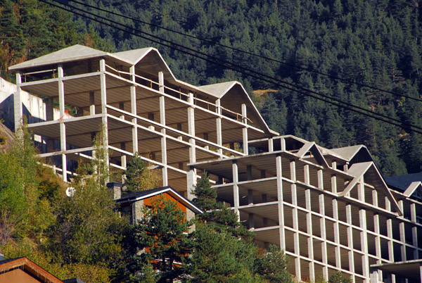 Construction halted on a huge Arinsal resort, Andorra