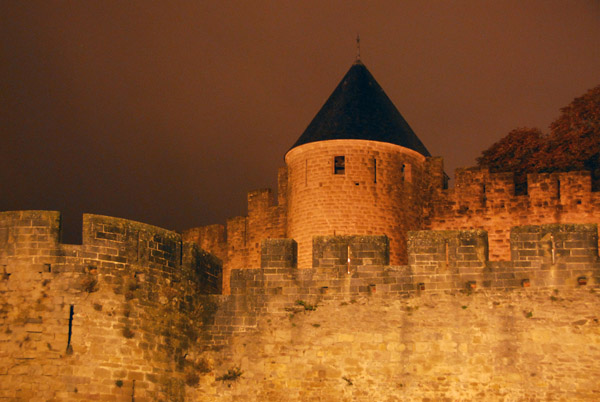 Tour Cautière (outer wall), Tour des Prisons (inner wall), Carcassonne