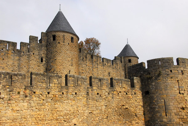 Tour des Prisons, Tour du Castéra, Tour Cautière (outer curtain wall)