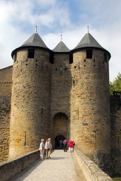 Bridge, Porte Oriental, Château Comtal