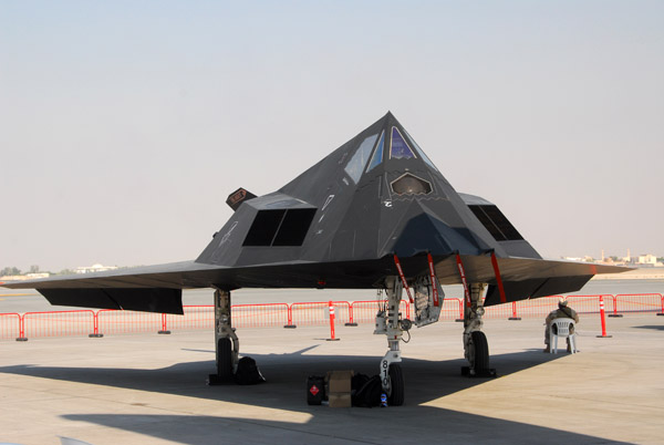 US Air Force F-117 Nighthawk (Stealth Fighter) Dubai Airshow