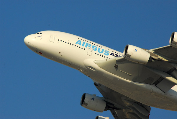 Airbus A380 demonstration, F-WWEA, Dubai Airshow 2007