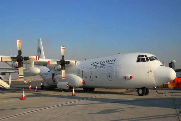 L382G, Maximus Air Cargo (A6-MAX)