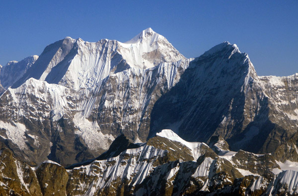 Melungtse (7181m/23,560ft) with Kang Nachugo (6735m), Nepal Himalaya