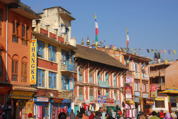 Buildings encircling the stupa at Bodhnath (Boudha)