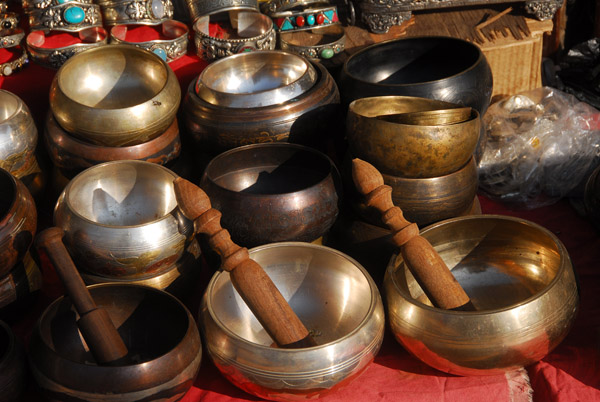 Singing bowls, Bodhnath