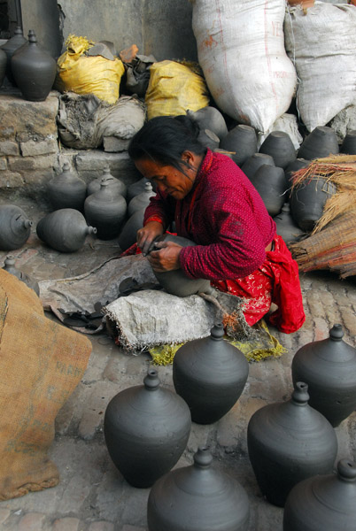 Potter at work, Bolachha Tol, Bhaktapur