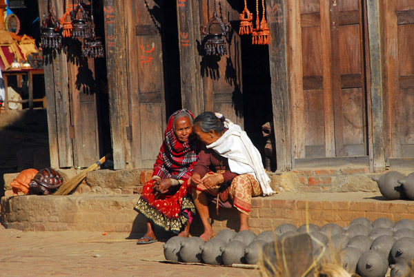 Old women chatting on a fine morning, Bolachha Tol, Potter's Square, Bhaktapur