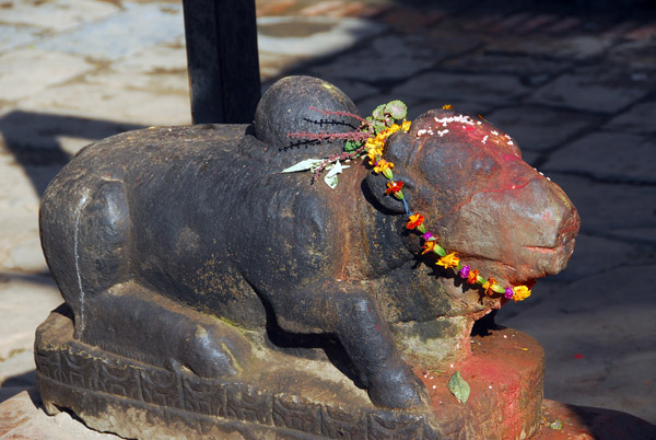 Temple statue of a bull, Bhaktapur