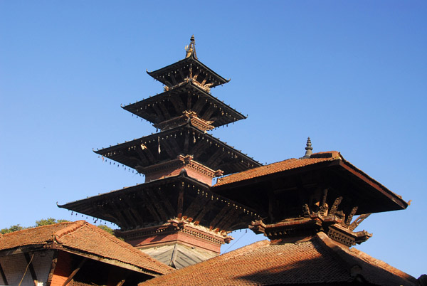 Kumbeshwar Temple, 1392, Patan