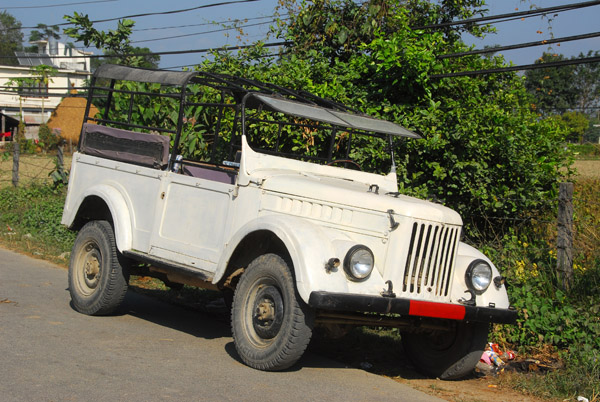 Tourist safari jeep, Sauraha