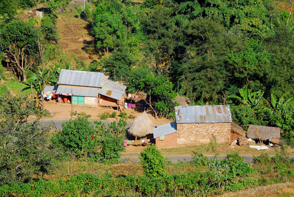 Heading up the mountain road to Bandipur