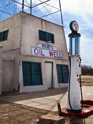 Matador Texas 3-13-11 Bobs Oil Well 1.jpg