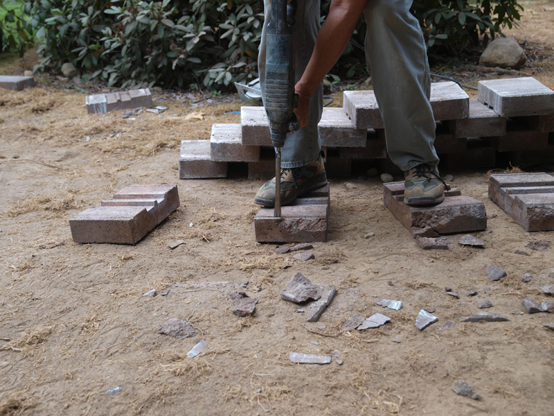 putting a textured face on the cap blocks