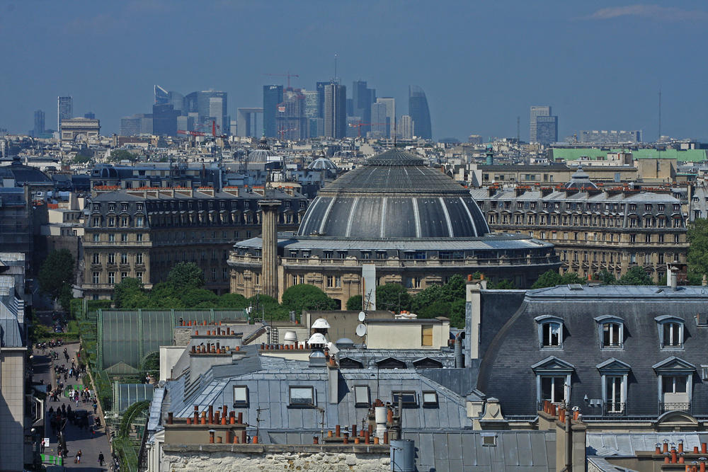 LA BOURSE DE COMMERCE ET LA DEFENSE