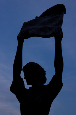 The Waving Girl Statue (63)