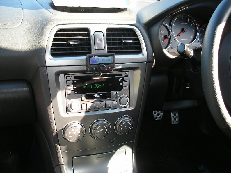 Parrot CK3100 in new Subaru Impeza.JPG
