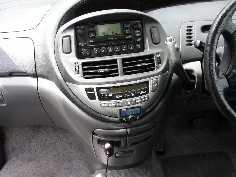 Toyota Previa with Parrot CK3100.JPG