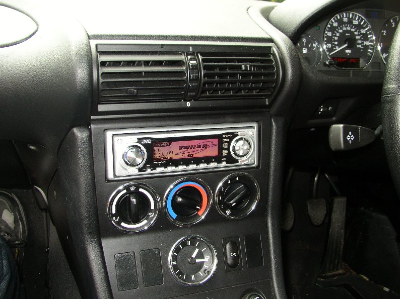 BMW Z3 with Cd Radio.jpg