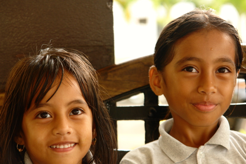 DSC026802girlspohnpeibench.jpg