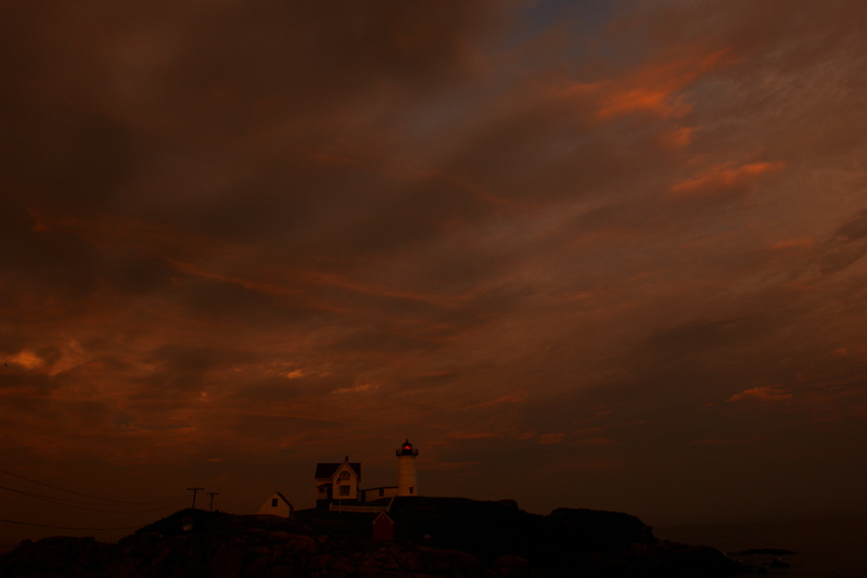 DSC08027.jpg nubble lighthouse last night.... see