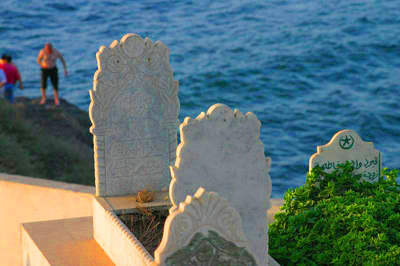 Life and death contrast.! Algerie
