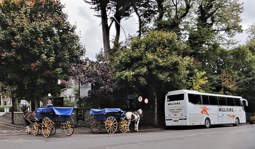 Touring vehicles 