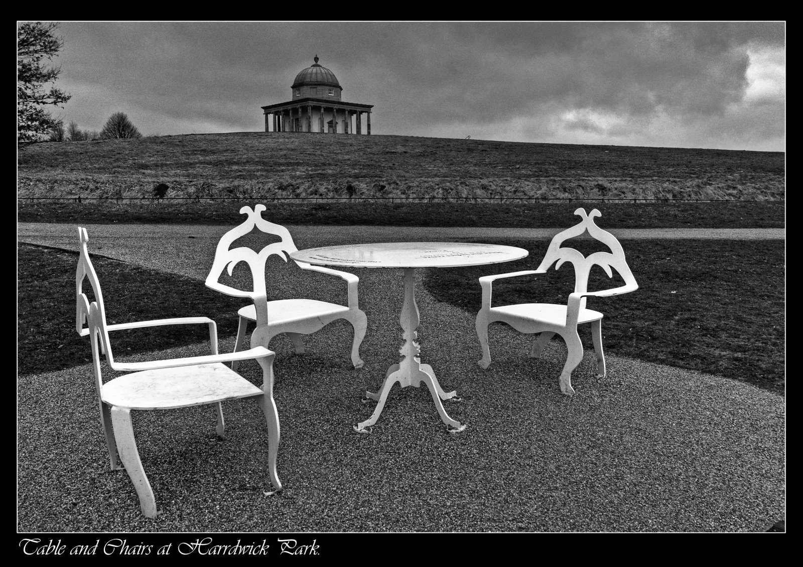 Upper class alfresco dinning