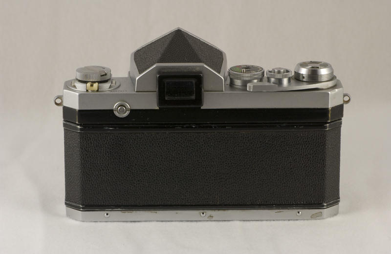 Nikon F 007