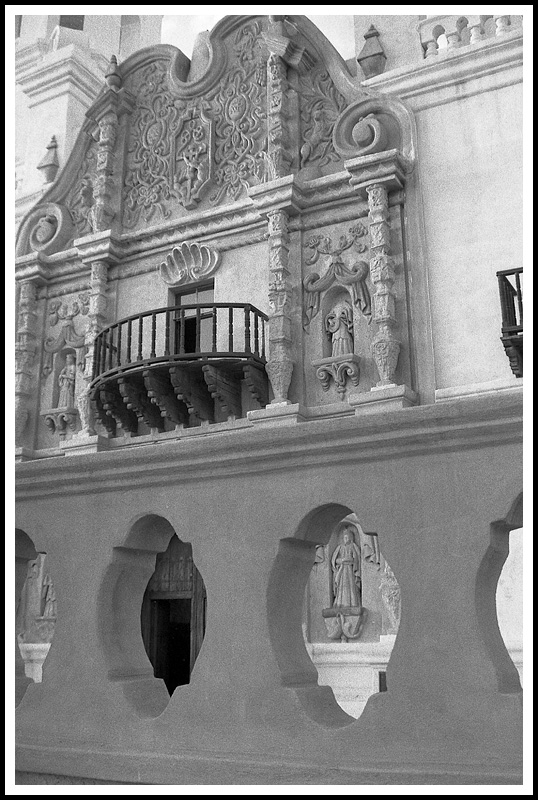 San Xavier Balcony, Balcony and Walls.