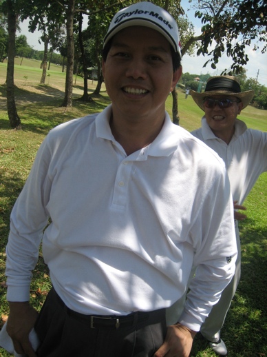 Jovi about to throw his balls at Jonnie.........
