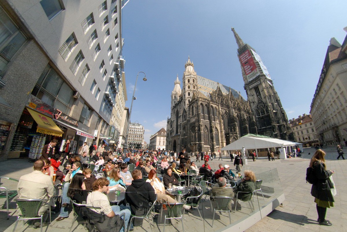 Eis vor dem Stephansdom