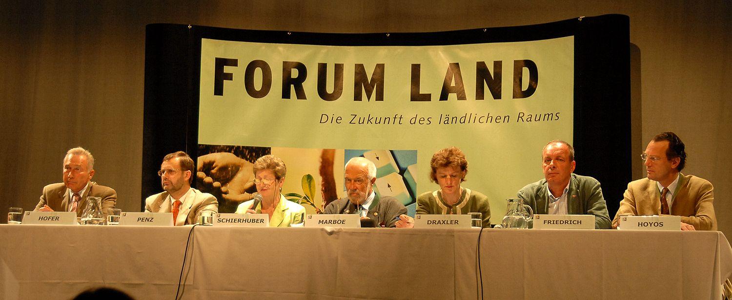 Am Podium bei den 4. Gutensteiner Gesprchen
