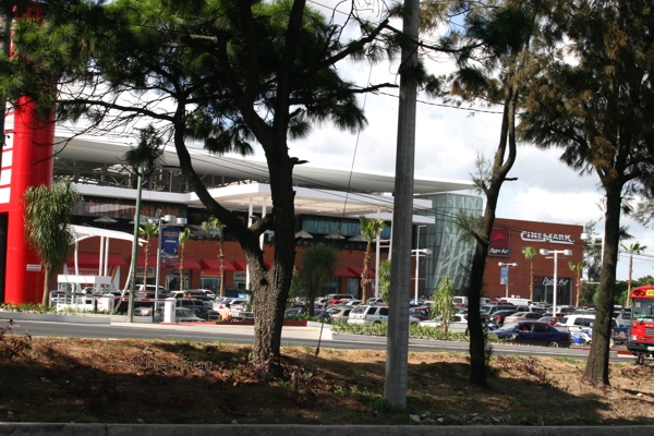 Modernos Centros Comenrciales se Encuentran en el Municipio