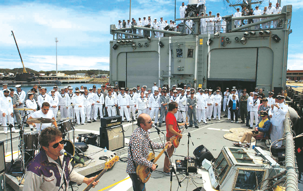 Hudo Gurus concert onboard for decommissinoing