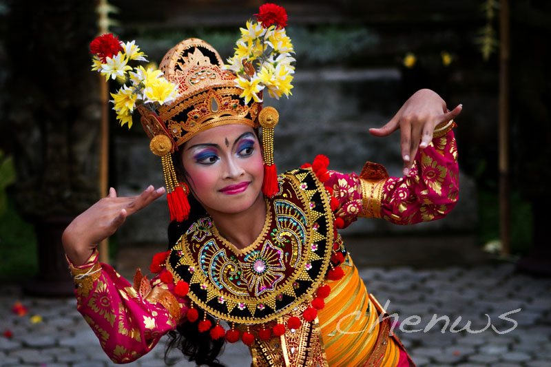 One of the talented young girls in the performance _MG_3086.jpg