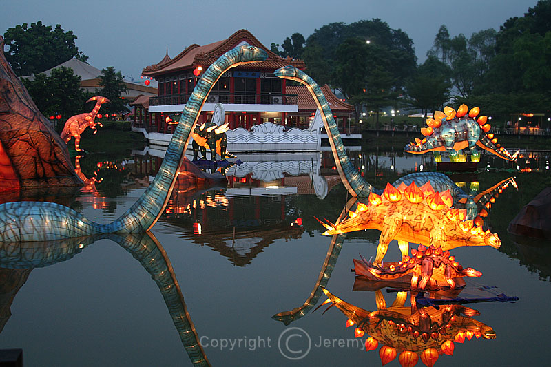 Dinosaurs Lake (Sep 05)