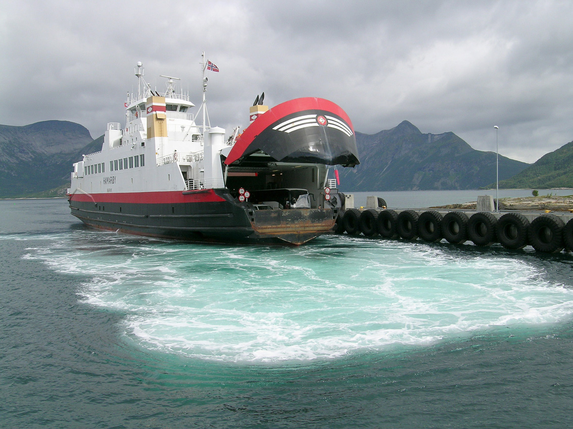 Hamroy Ferry docking