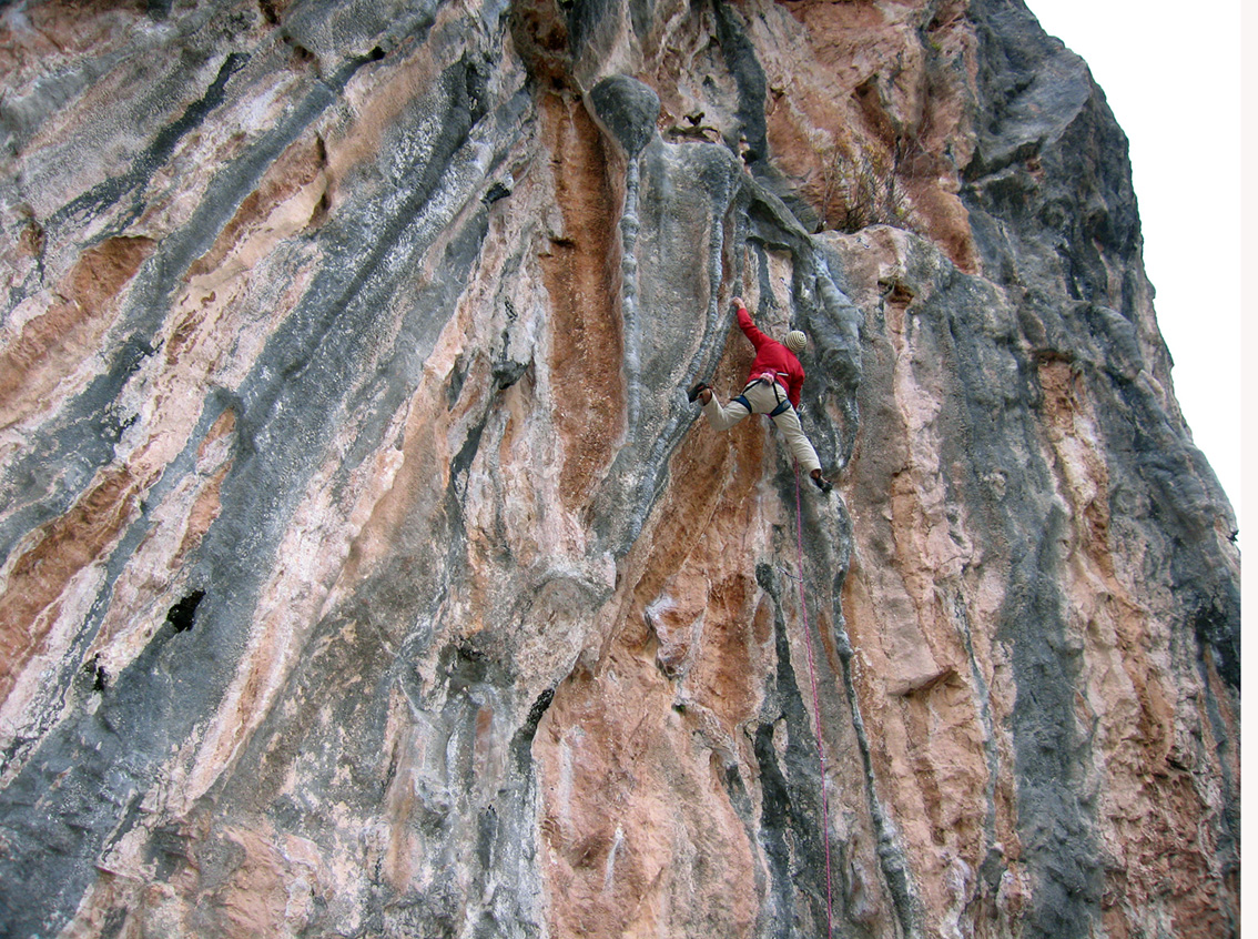 Typical Montgrony tufa-wrestling