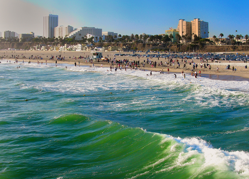 The beautiful view of Santa Monica Beach and his sandy wind from the Pier