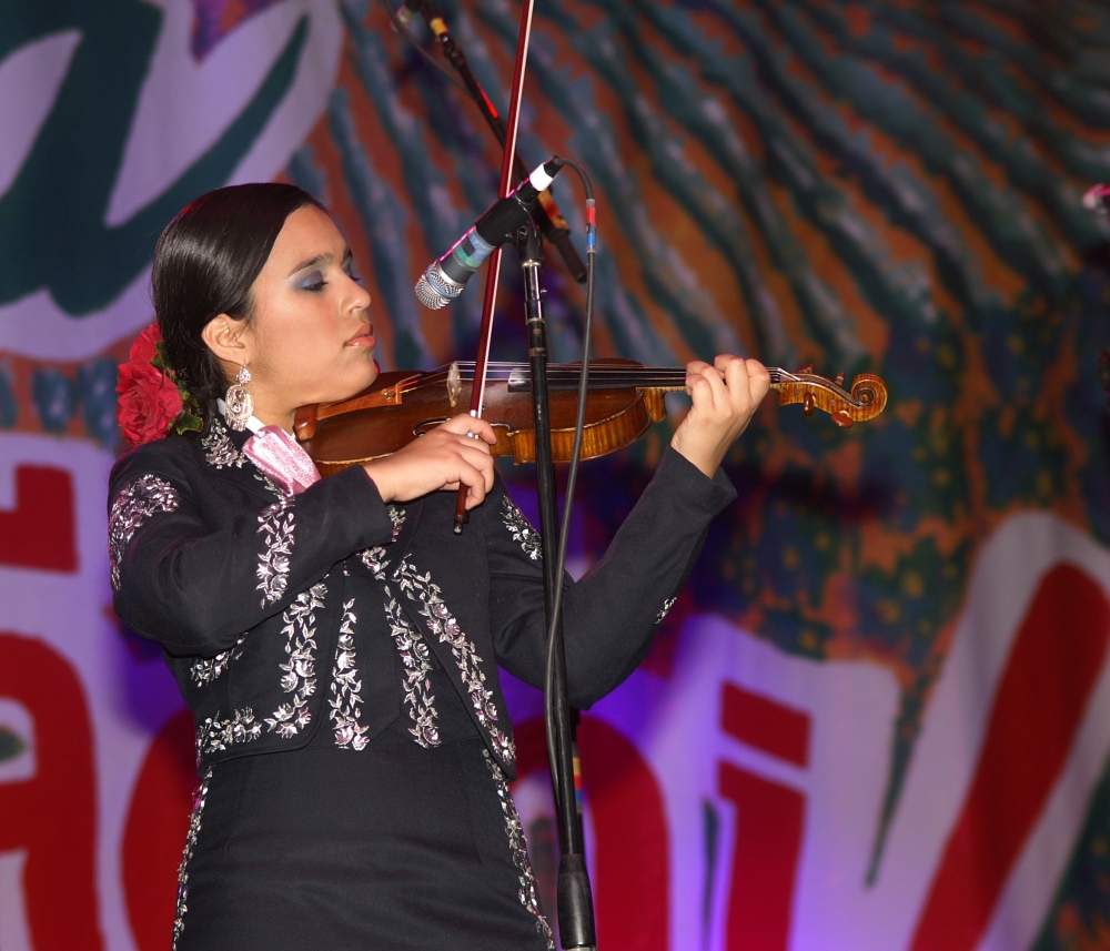 Mariachi Mujer 2000-022.jpg