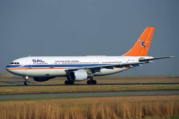 SOUTH AFRICAN AIRLINES AIRBUS A300 JNB RF 1062 28.jpg