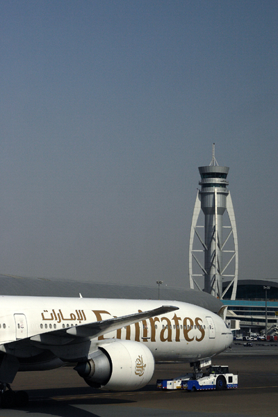 EMIRATES BOEING 777 DXB RF IMG_0205.jpg