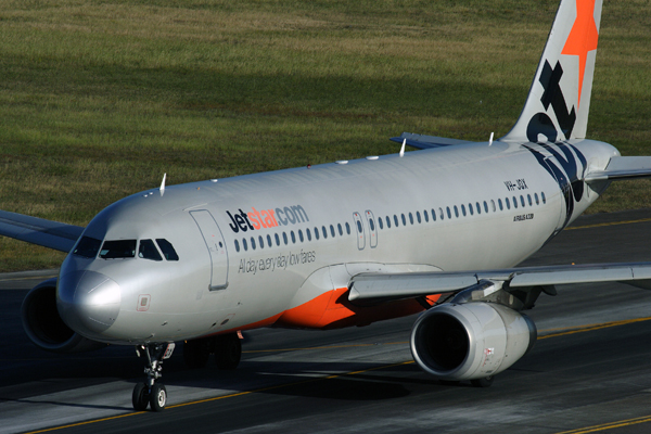 JETSTAR AIRBUS A320 SYD RF IMG_8684.jpg